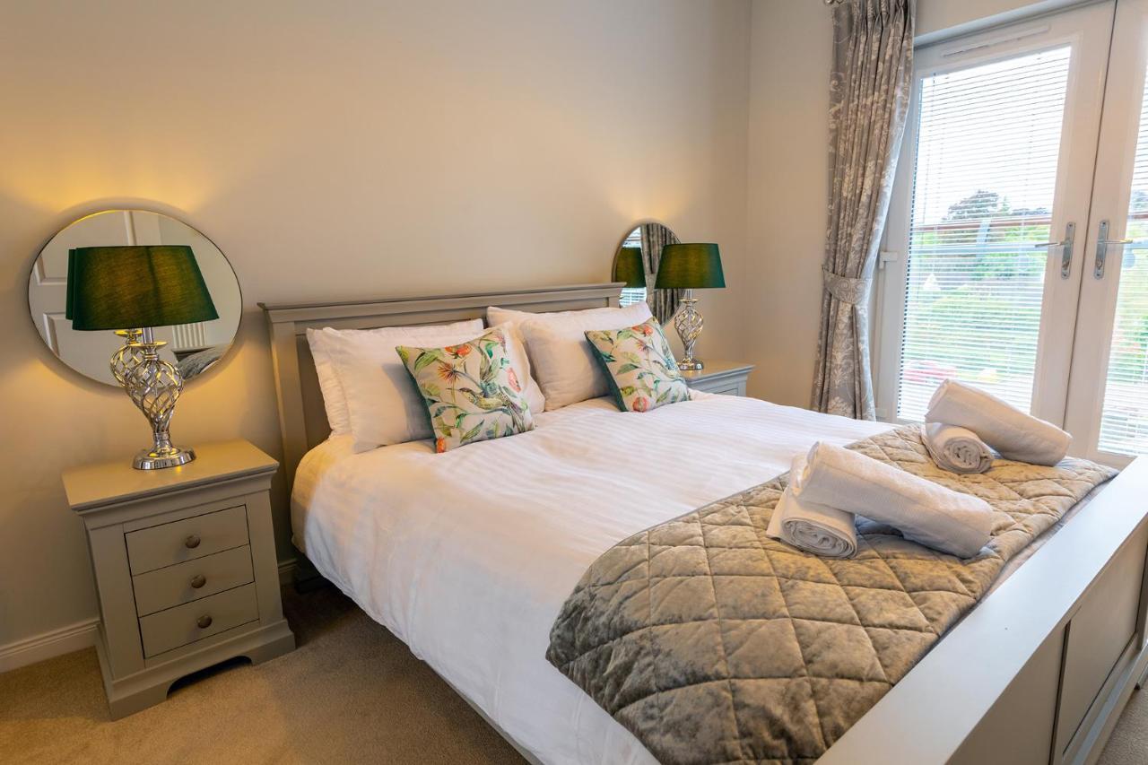 Hedgefield House - Serene Top Floor Flat Інвернесс Екстер'єр фото
