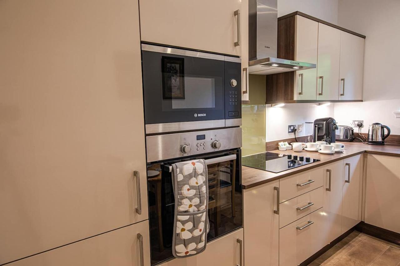 Hedgefield House - Serene Top Floor Flat Інвернесс Екстер'єр фото